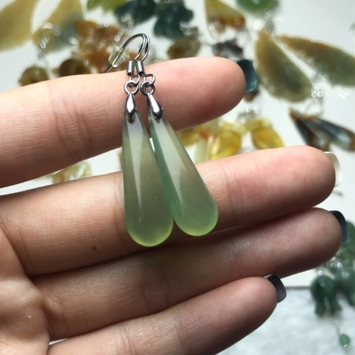 蛇纹石玉耳饰未镶嵌自*