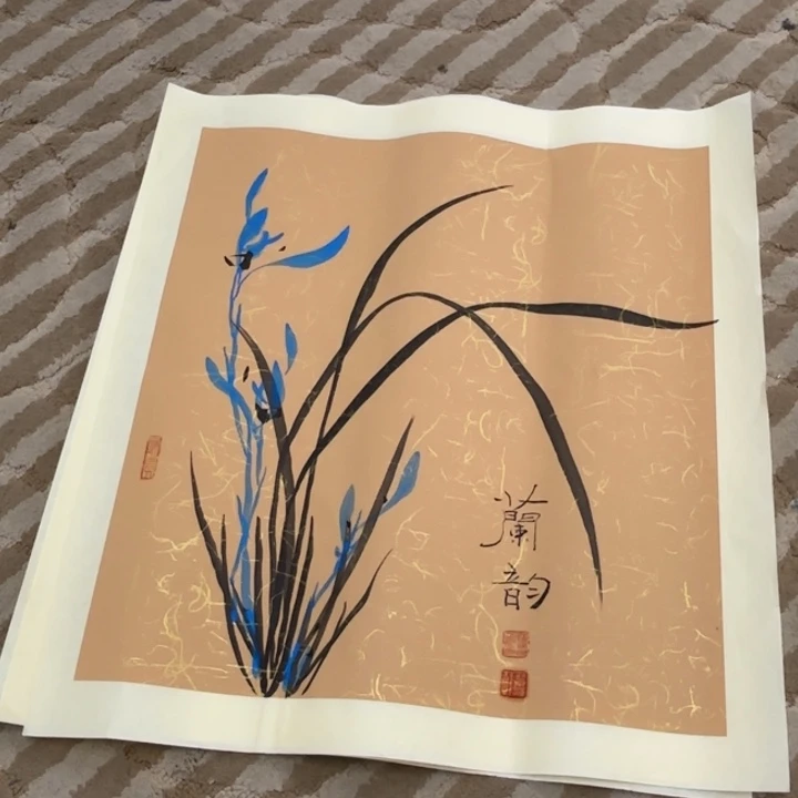 国画花鸟的翅膀和翅膀都是白色的翅膀