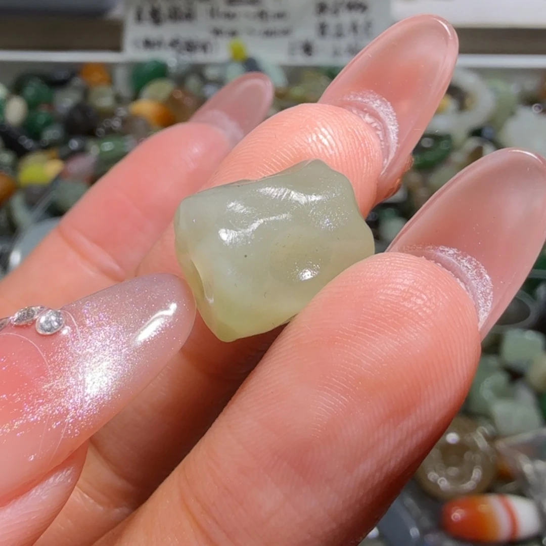 和田玉未镶嵌珠宝半成品
