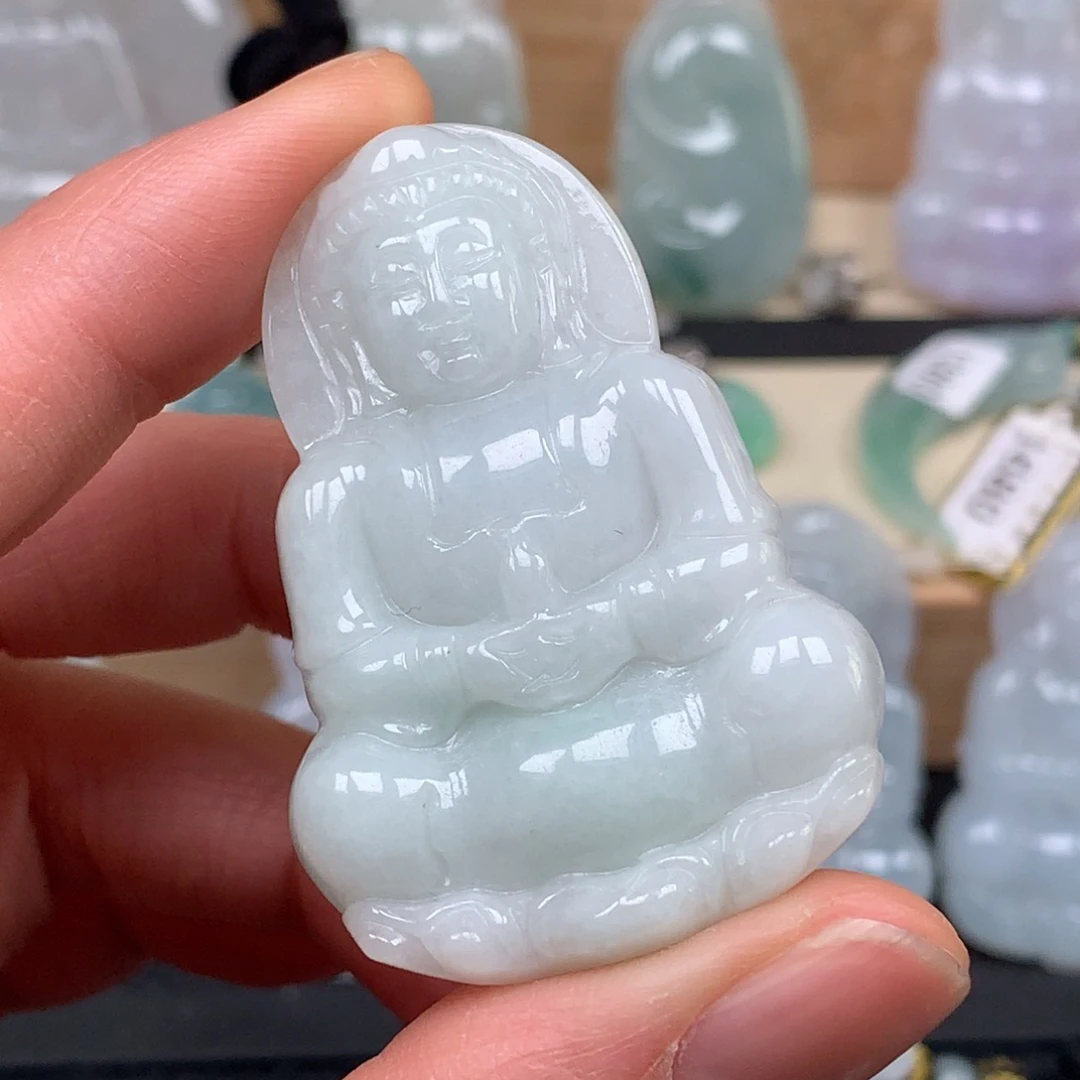 翡翠未镶嵌颈饰观音