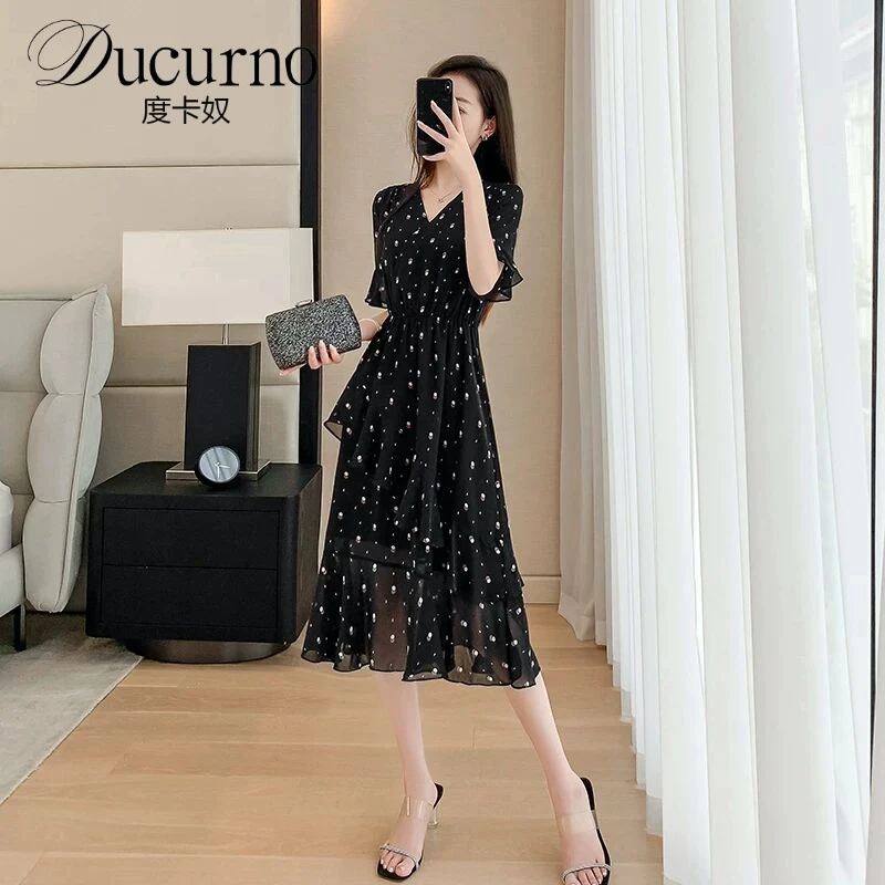 黑色雪纺碎花连衣裙女夏季2025新款小个子温柔v领气质显瘦a字裙子