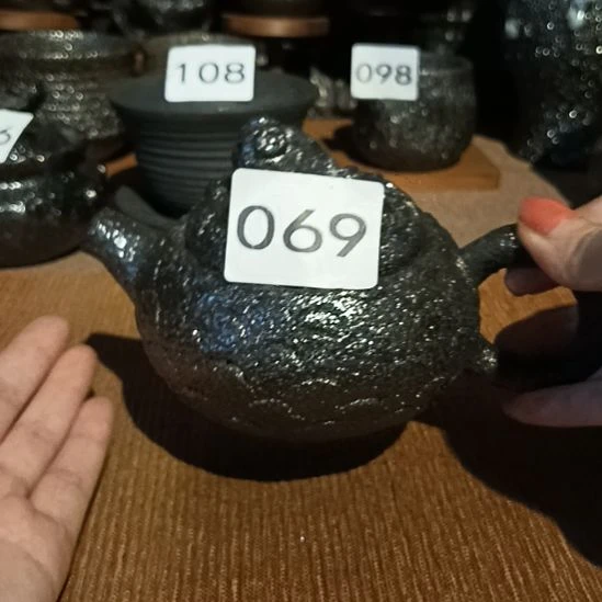 荥经黑砂茶具茶壶