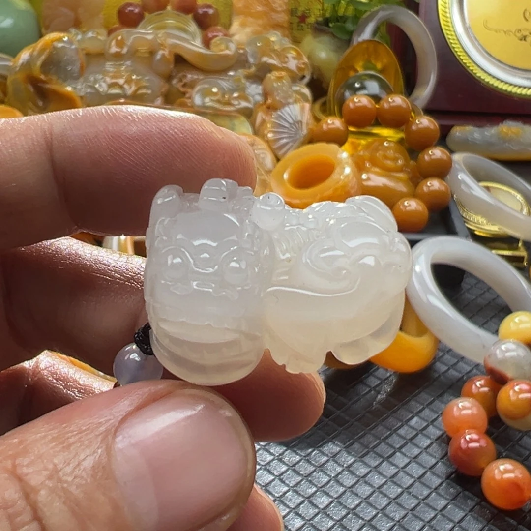 石英质玉未镶嵌颈饰