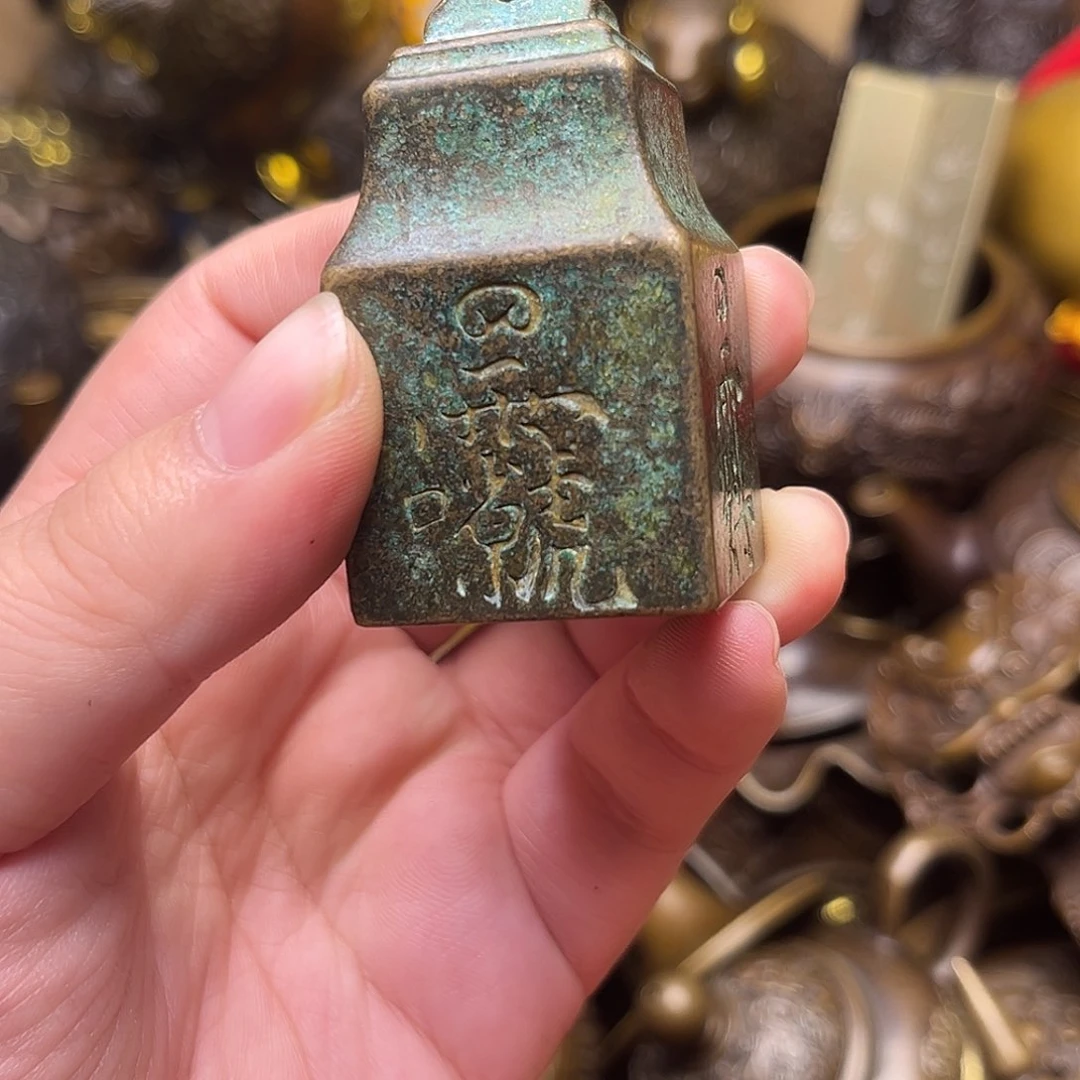 精美铜器批发档口