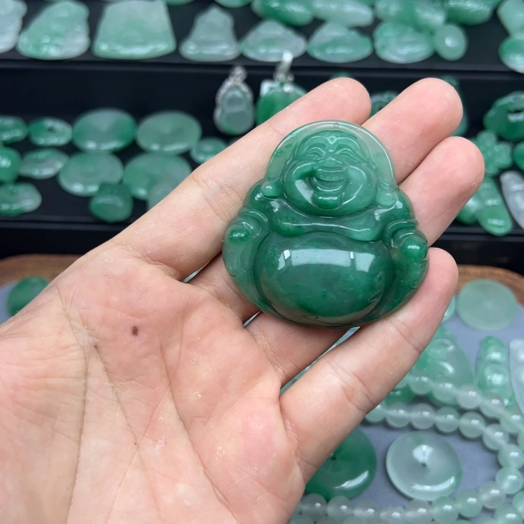 L****石英质玉（非洲翠）合金颈饰