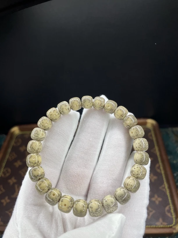 懿缘 特价款9×8石玉天眼留白一物一图高端星月菩提手串