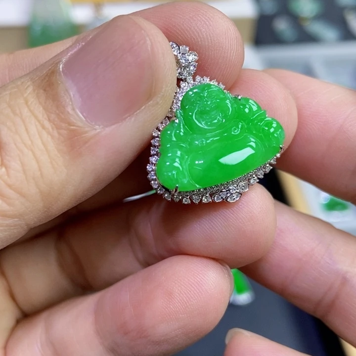 翡翠18K金镶嵌颈饰