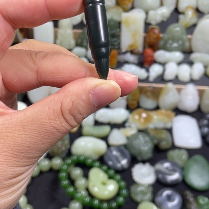 锋***哥和田玉未镶嵌颈饰