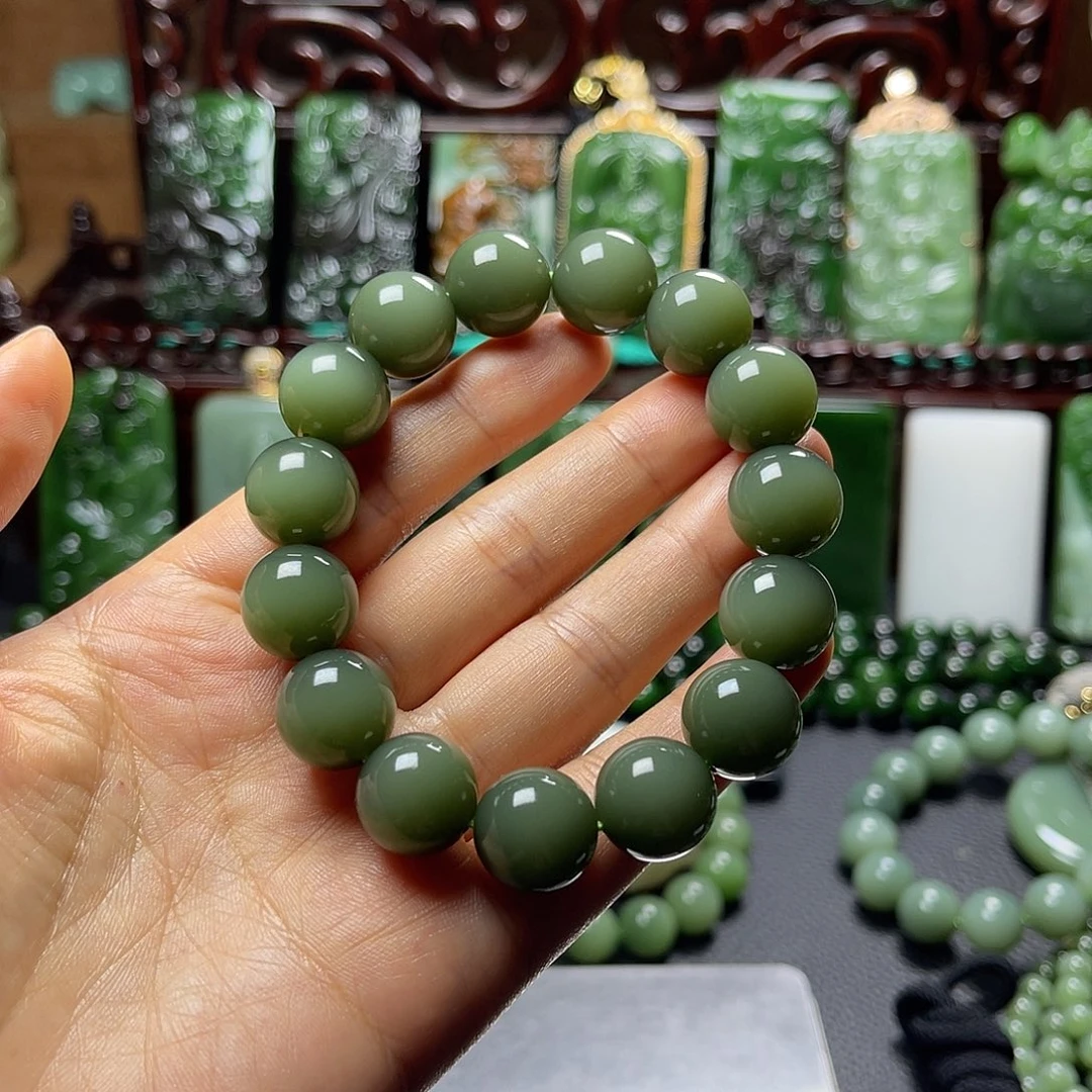 用***3未镶嵌手链和田玉