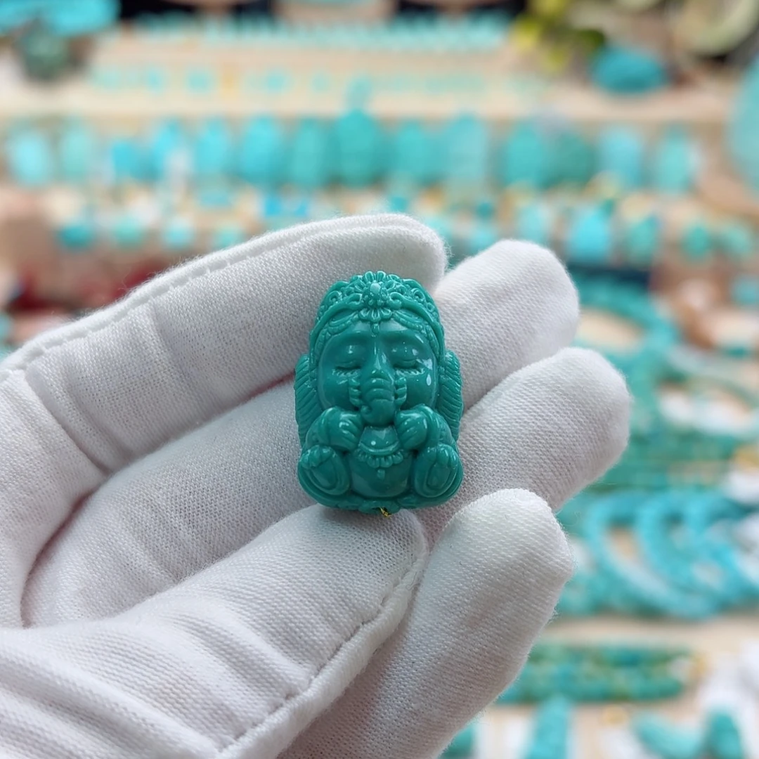 绿松石未镶嵌珠宝奇石泡油