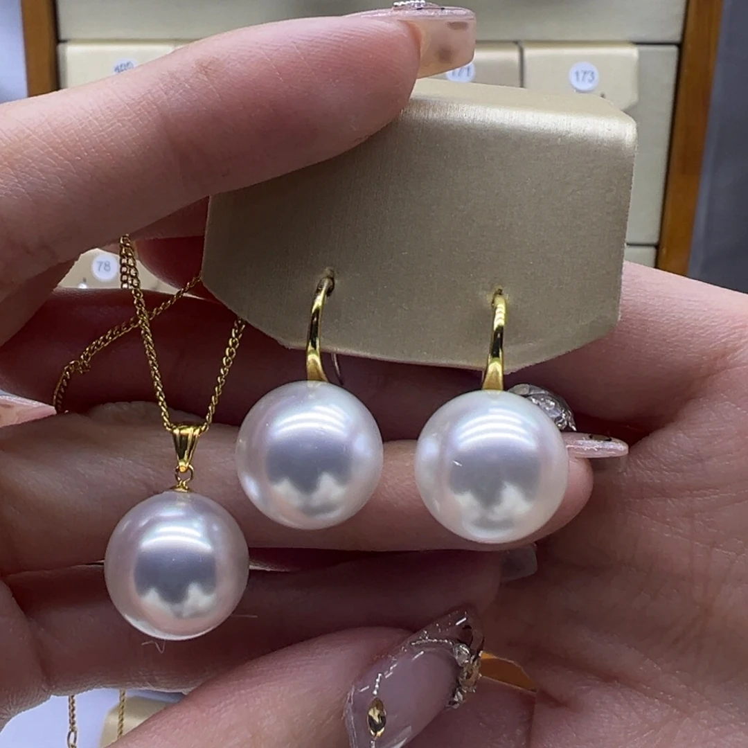 18K金镶嵌淡水珍珠吊坠(赠链)