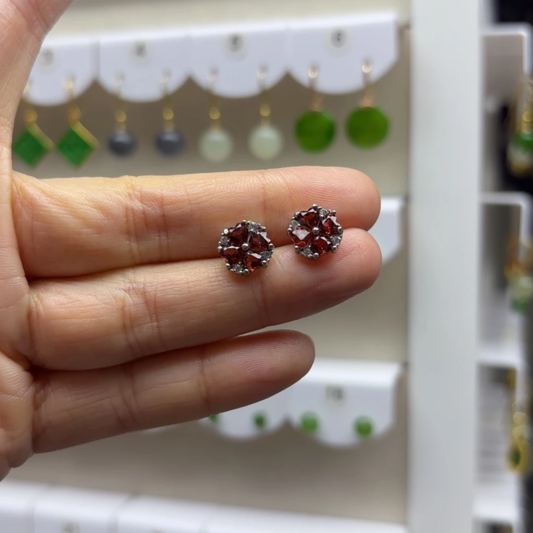 银S925镶嵌耳饰石榴石