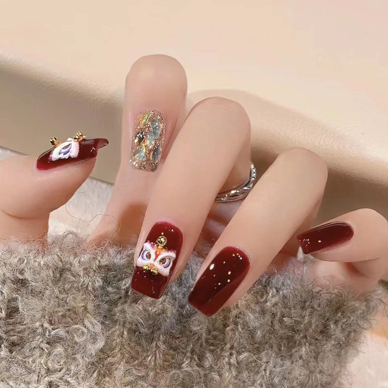 2025年新款穿戴甲纯手工醒狮红色新中式新年战甲轻奢指甲可拆卸贴