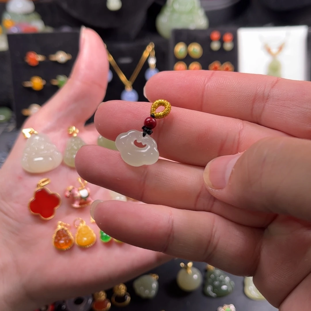 颈饰未镶嵌和田玉