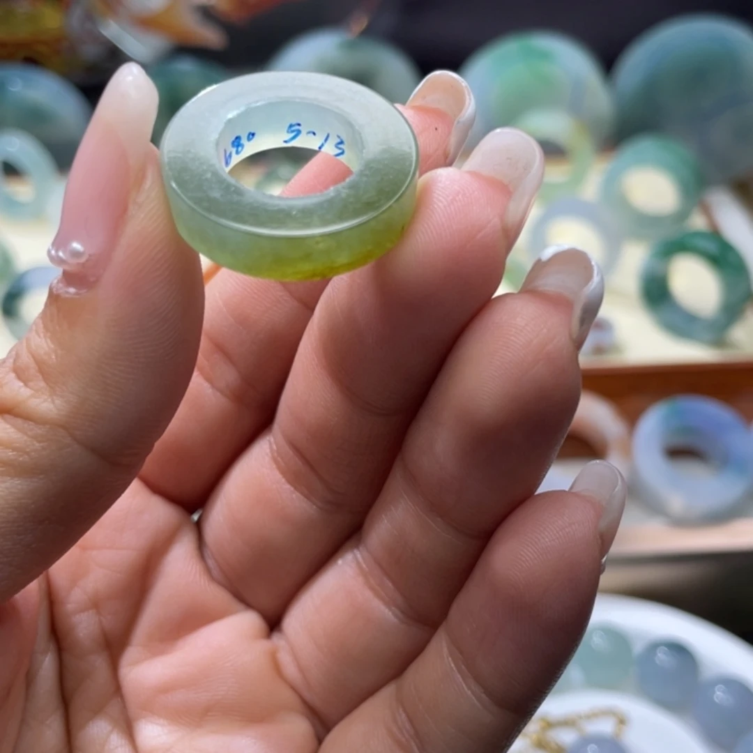 定制翡翠未镶嵌天然翡翠