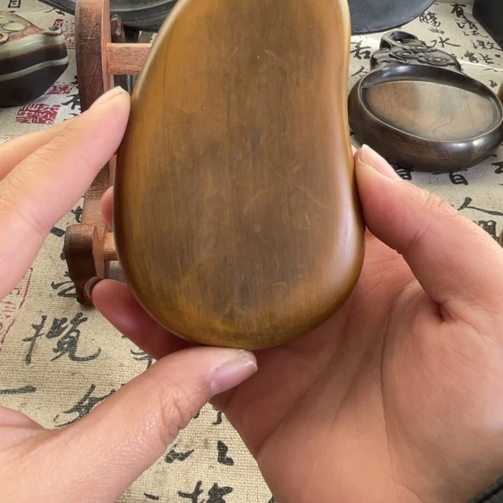 用***8豆子盖砚黄松花红丝