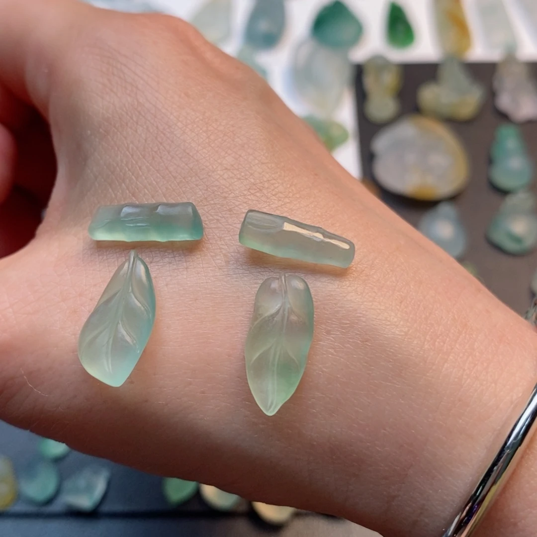 定制翡翠未镶嵌笃**行一套