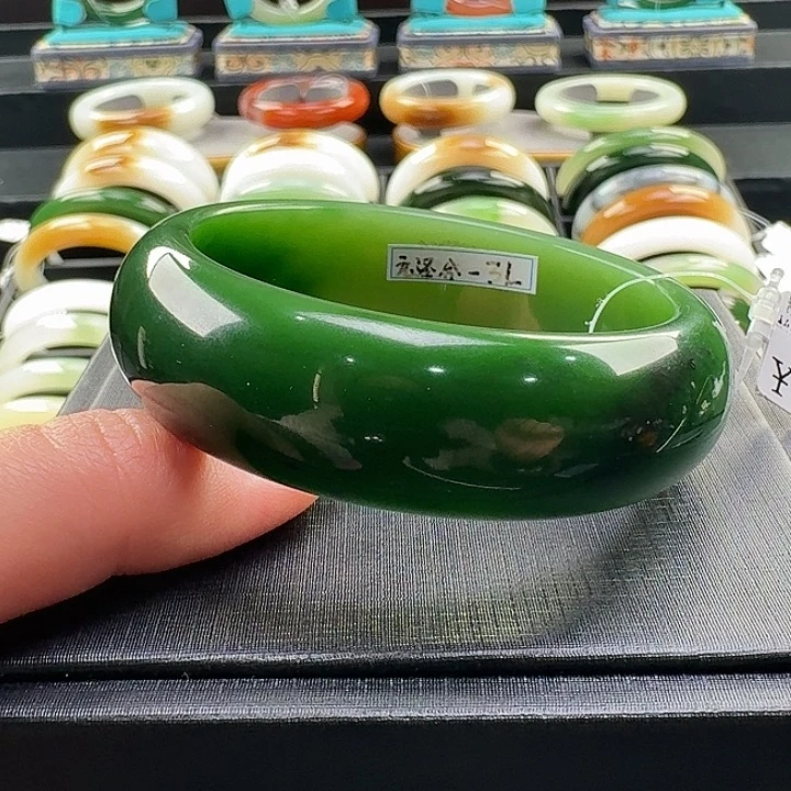 未镶嵌手镯和田玉碧玉白加绿57.1
