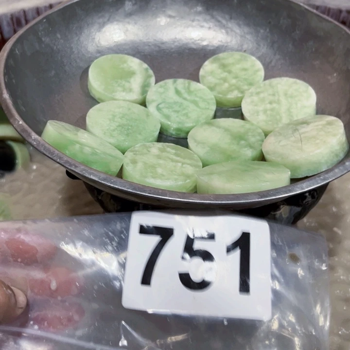 蛇纹石玉未镶嵌岫玉