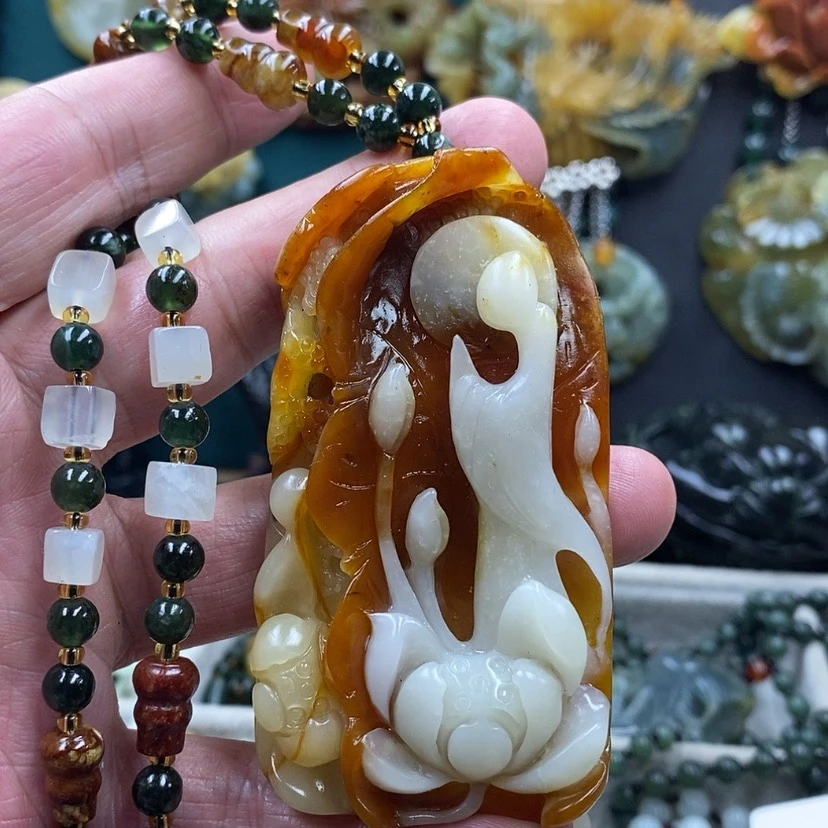 【闪购商品】蛇纹石玉未镶嵌吊坠