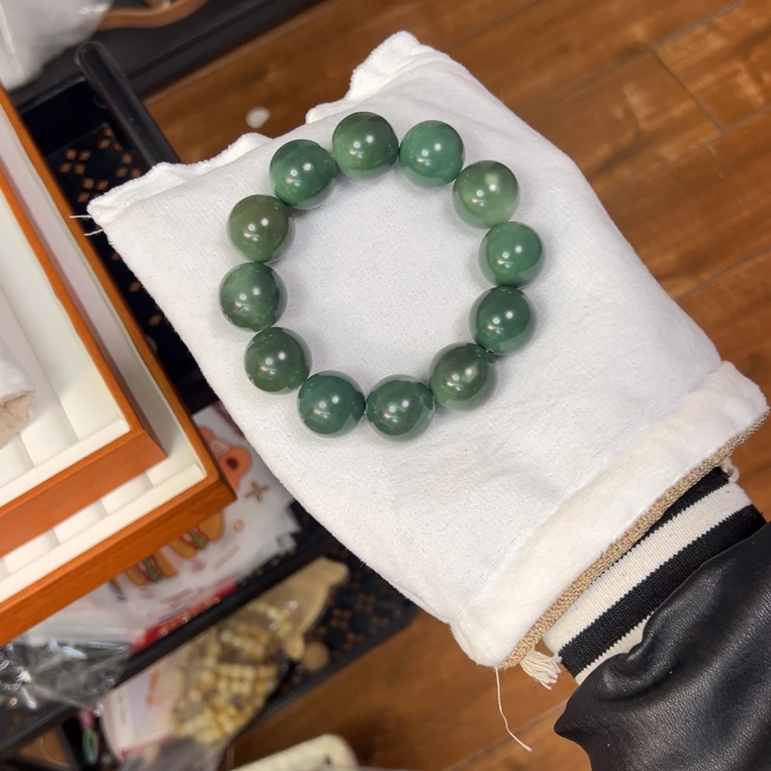 菩提根/象牙果手串曹**、瑕祖母绿丢丢