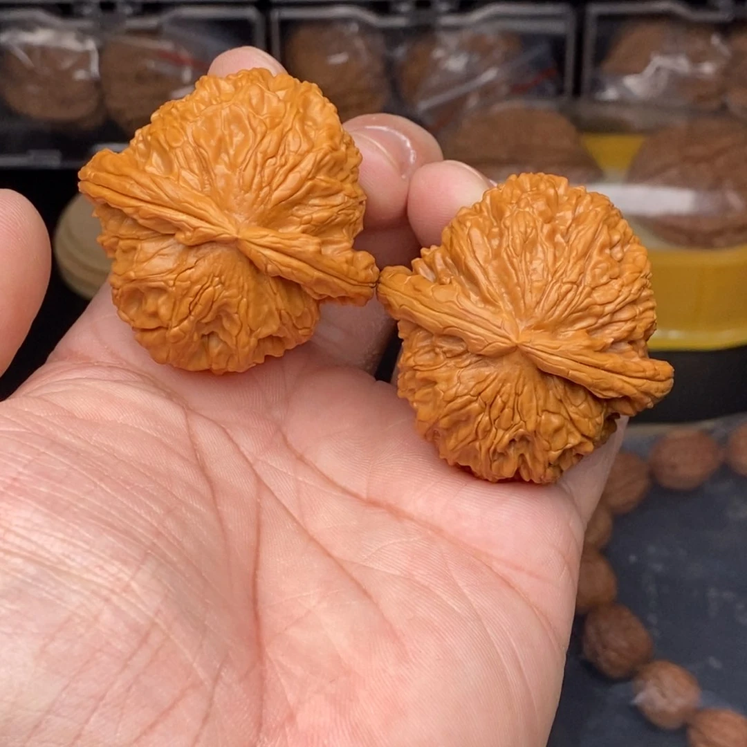 核桃把件45左右球白