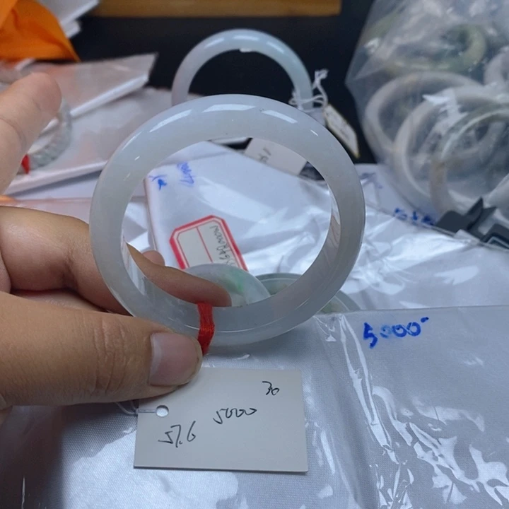 未镶嵌手镯翡翠天然翡翠