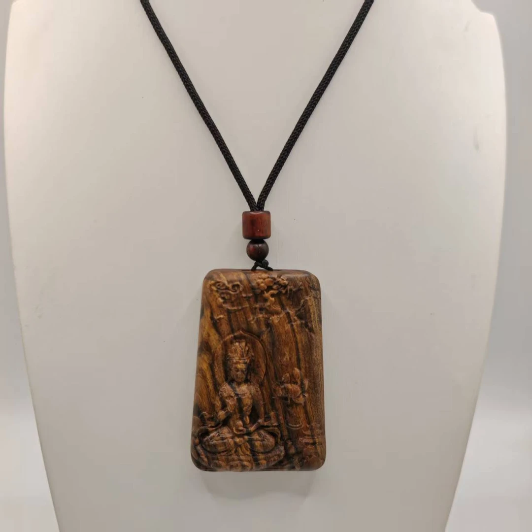 25号Aa57香雕刻观音方牌项链