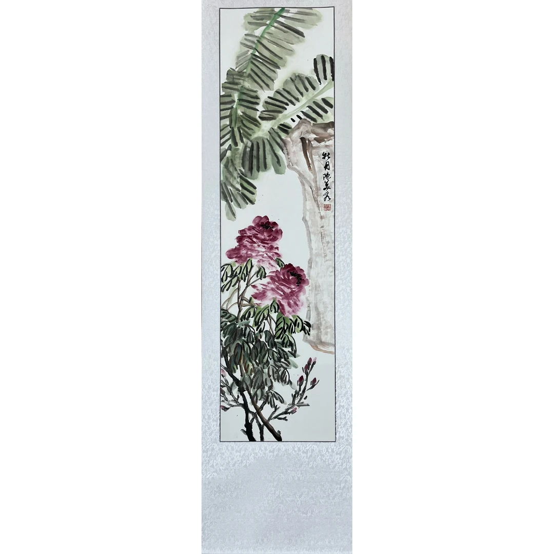 张大风艺术馆,欧亮月作品立轴《芭蕉牡丹 J10》。尺寸136x33cm