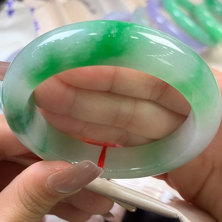 翡翠未镶嵌手镯55.8正圈