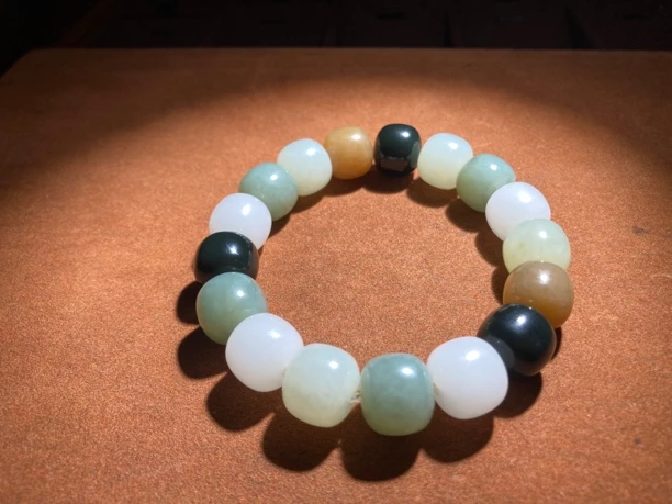 多宝老型手串，料子油润