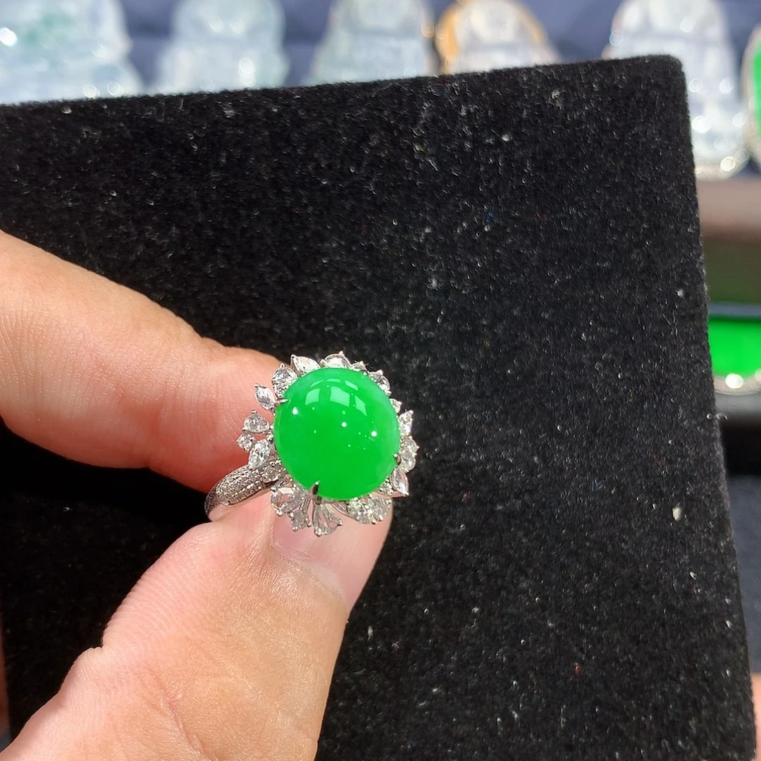 翡翠18K金镶嵌戒指