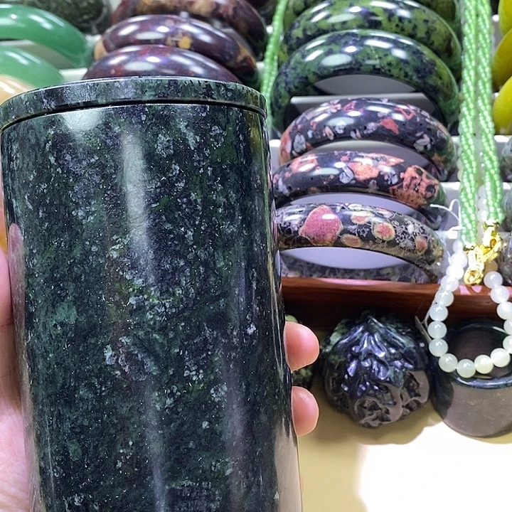 蛇纹石玉未镶嵌水杯
