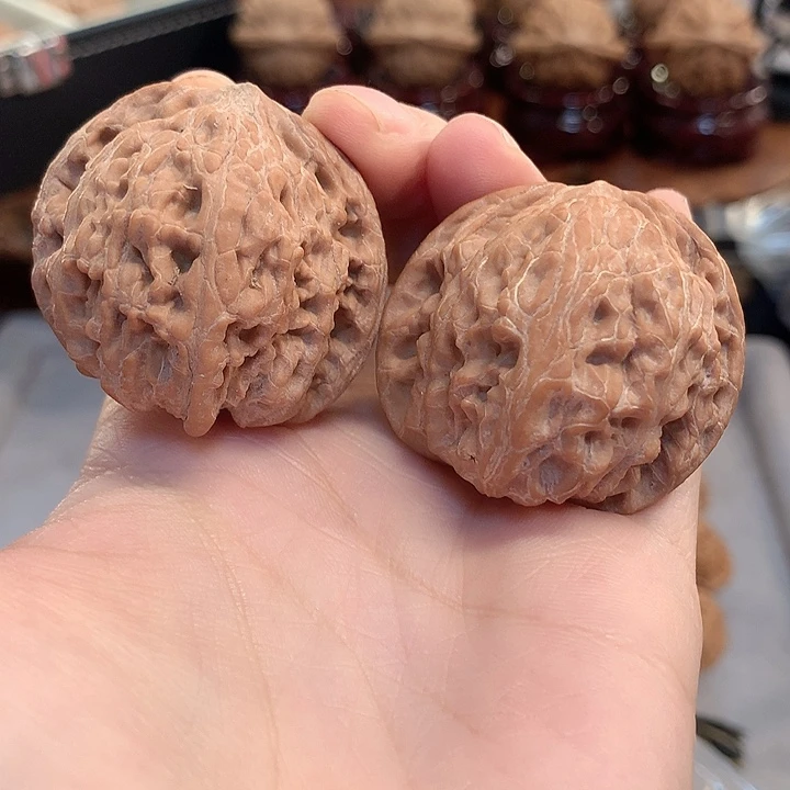 文玩核桃吊坠对歪磨盘