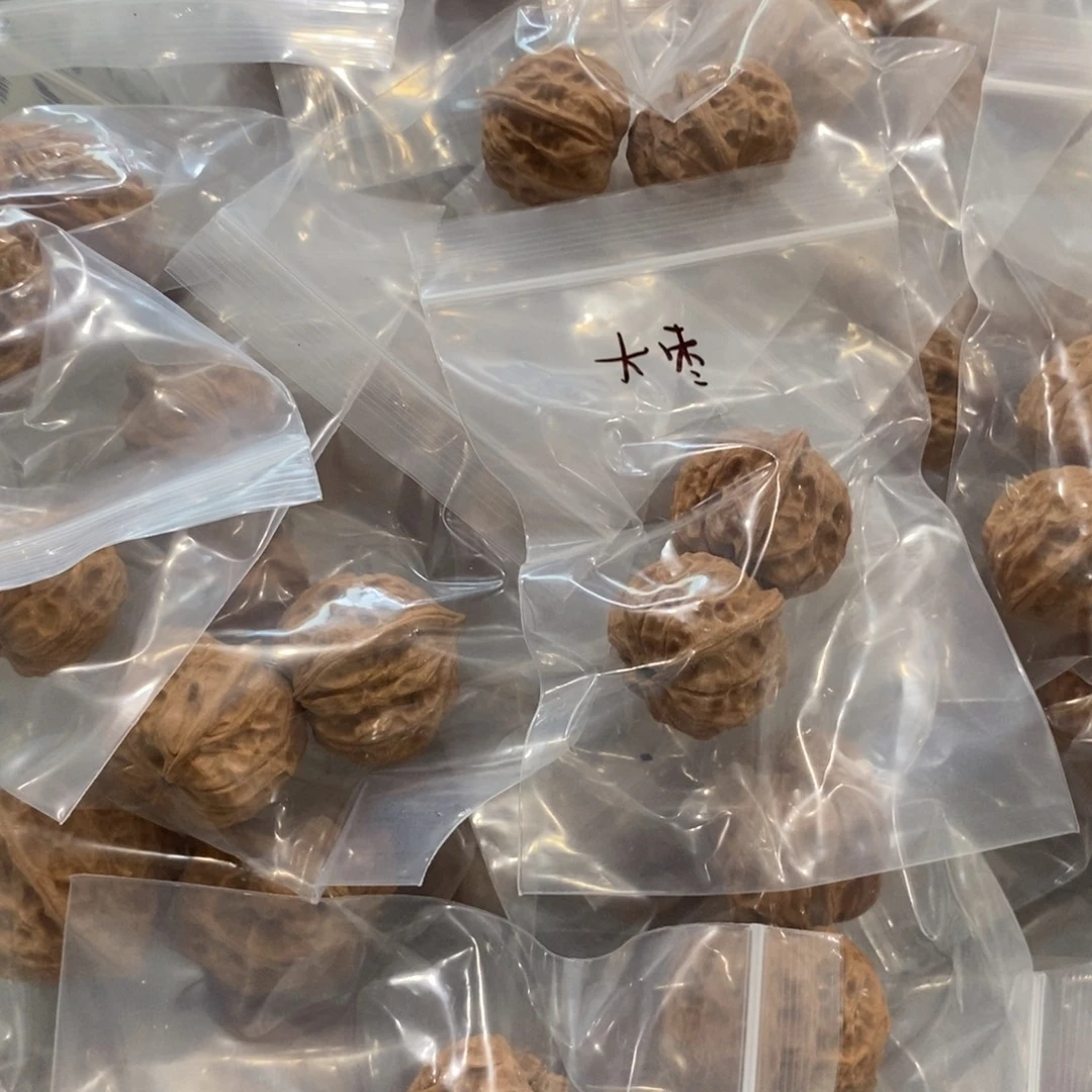 文玩核桃吊坠大枣