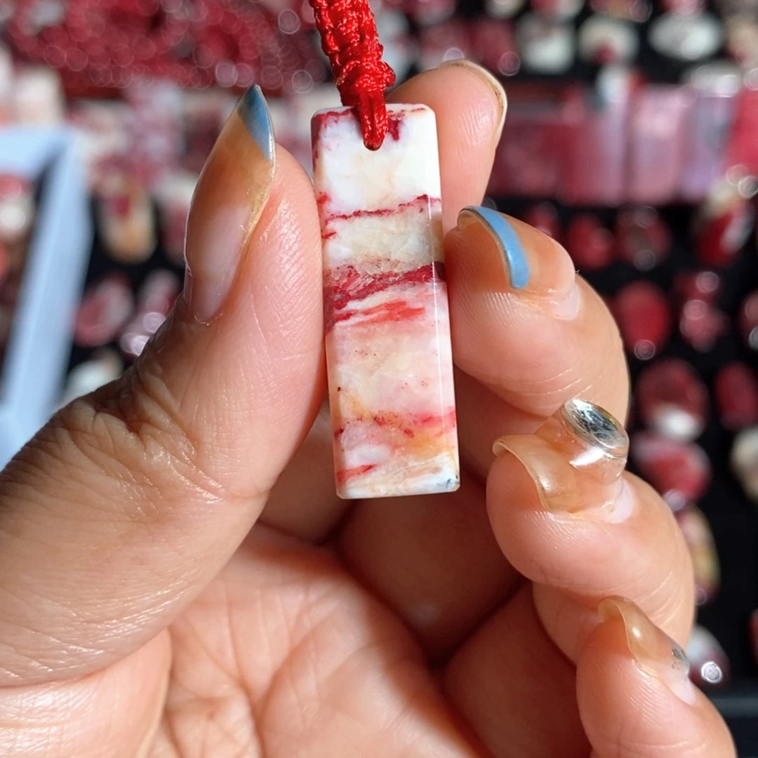 天然辰砂天然朱砂原石钥匙挂