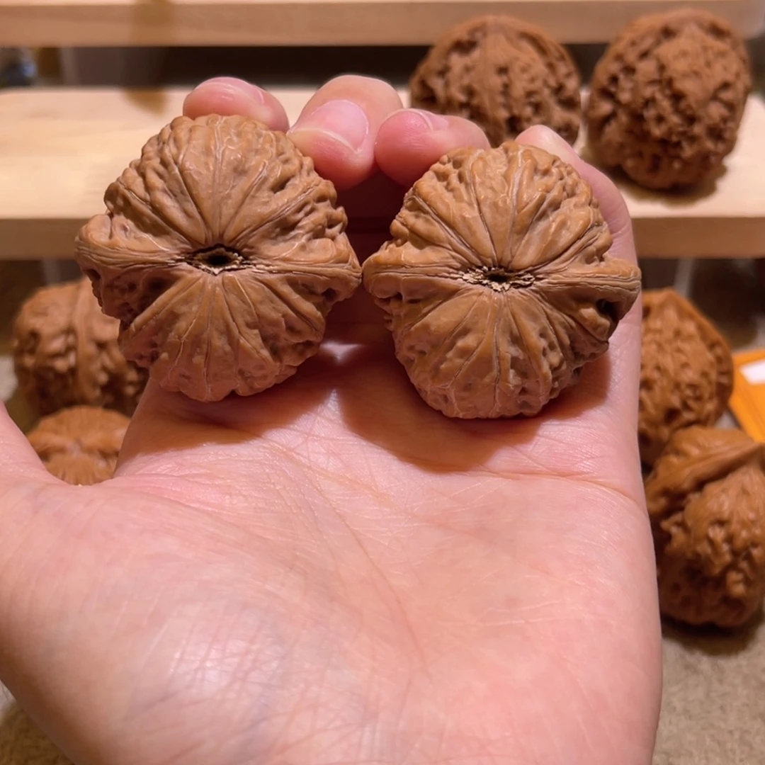 莫***w文玩核桃把件40铁锤，42g