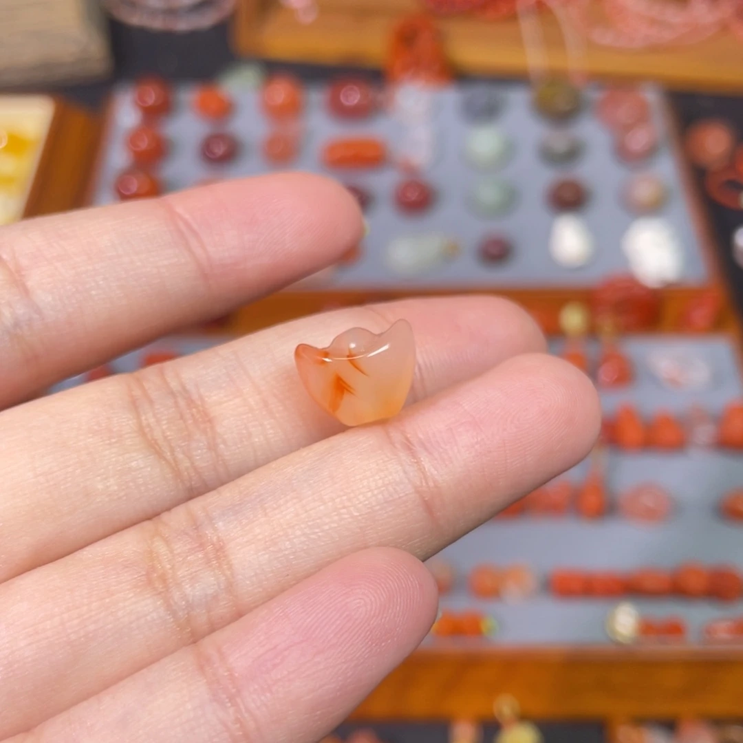 南红玛瑙未镶嵌元宝