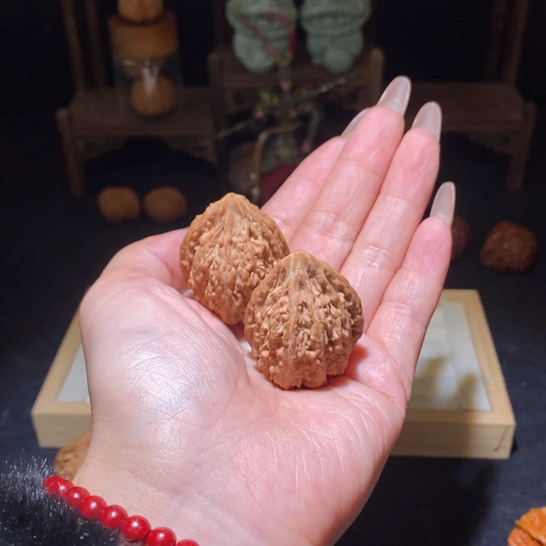 文玩核桃吊坠塔尖33