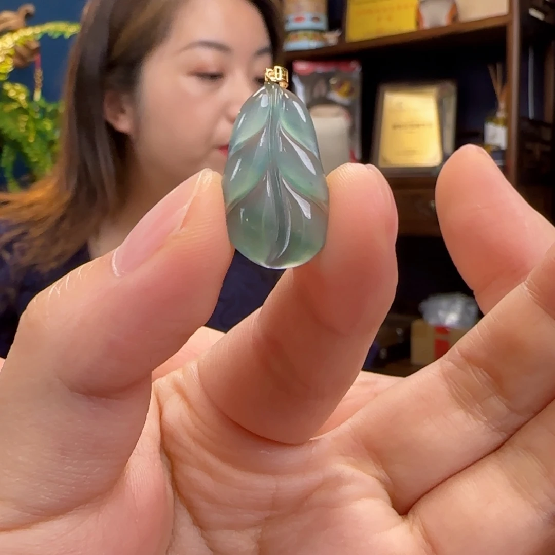 翡翠18K金镶嵌吊坠(不含链)111111111111