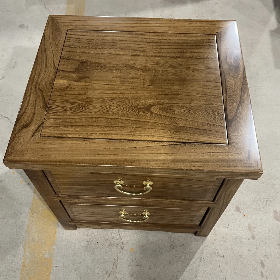 榆木床头柜，长50厘米，宽45厘米，高50厘米