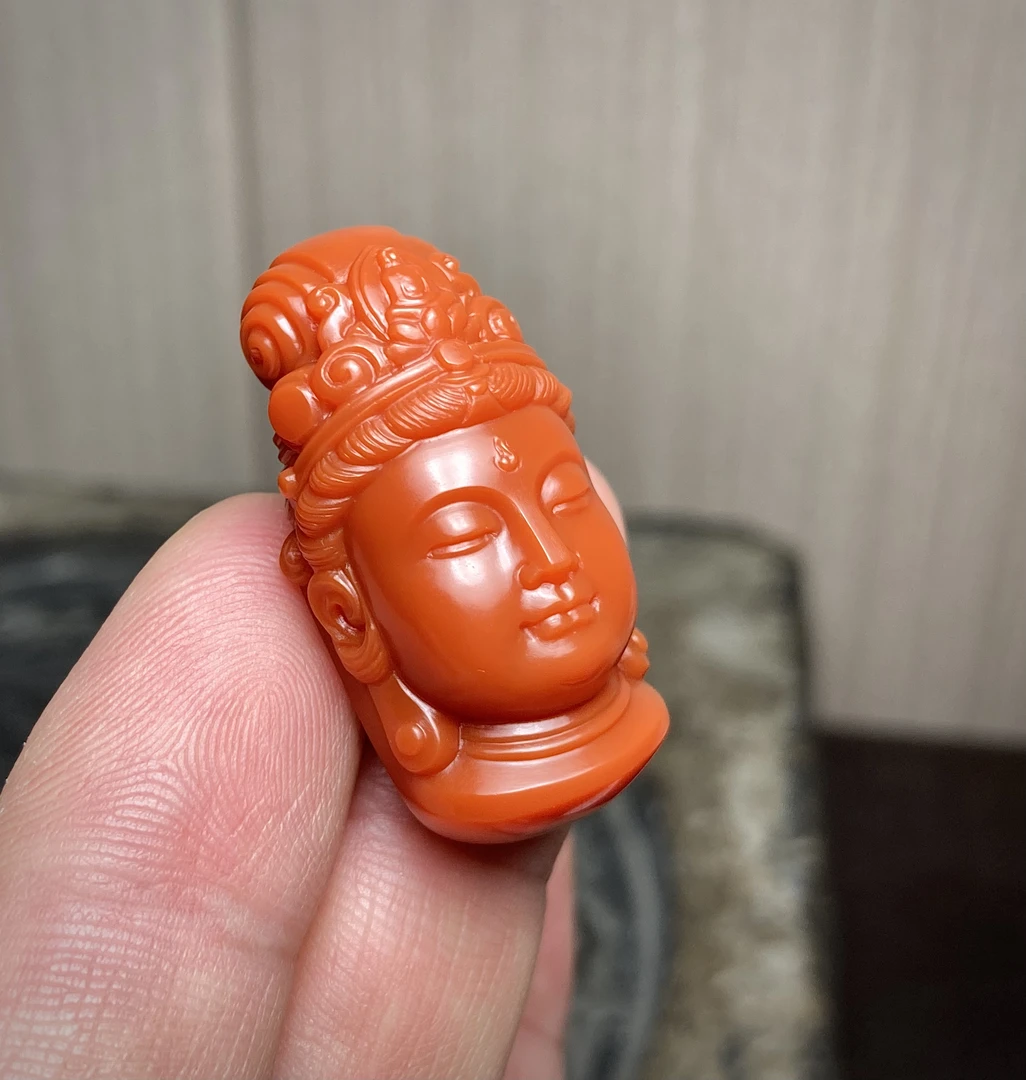 观音菩萨 原矿南红苏工吊坠