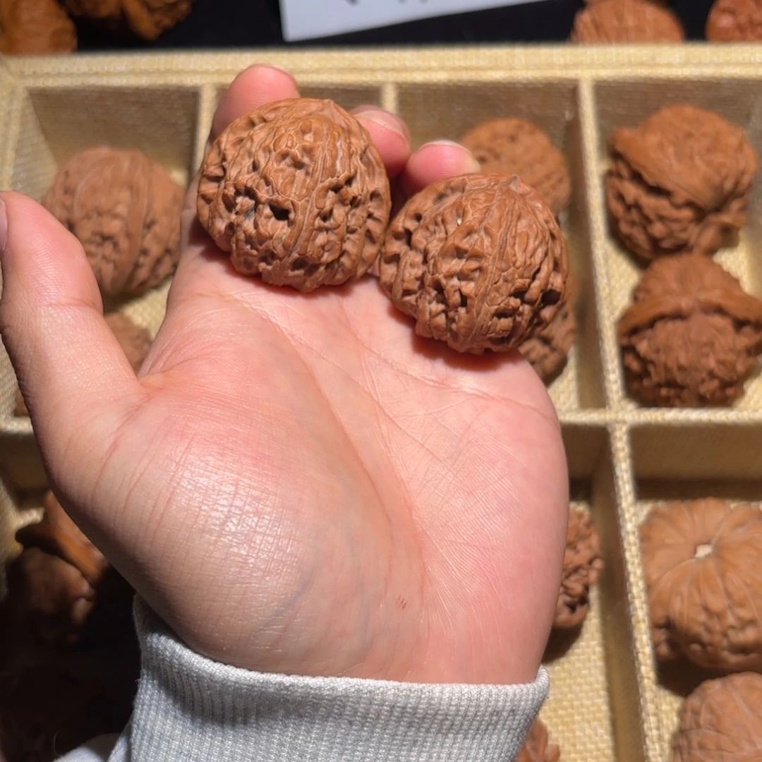 文玩核桃吊坠37三角白