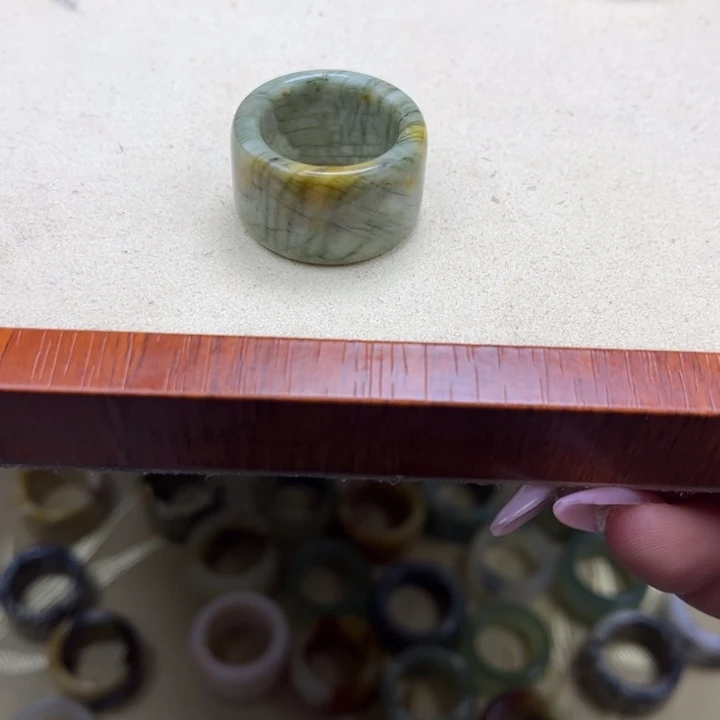 都***-蛇纹石玉未镶嵌戒圈