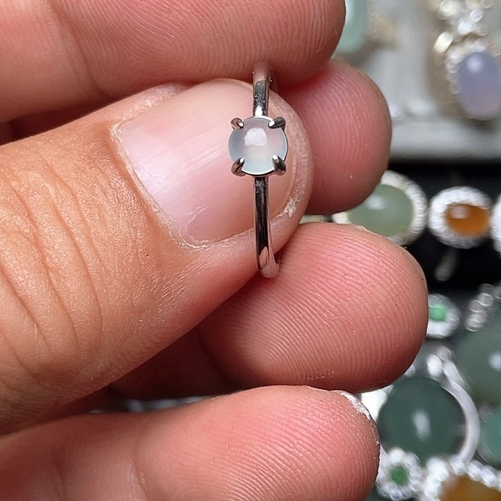 未镶嵌翡翠耳饰戒指