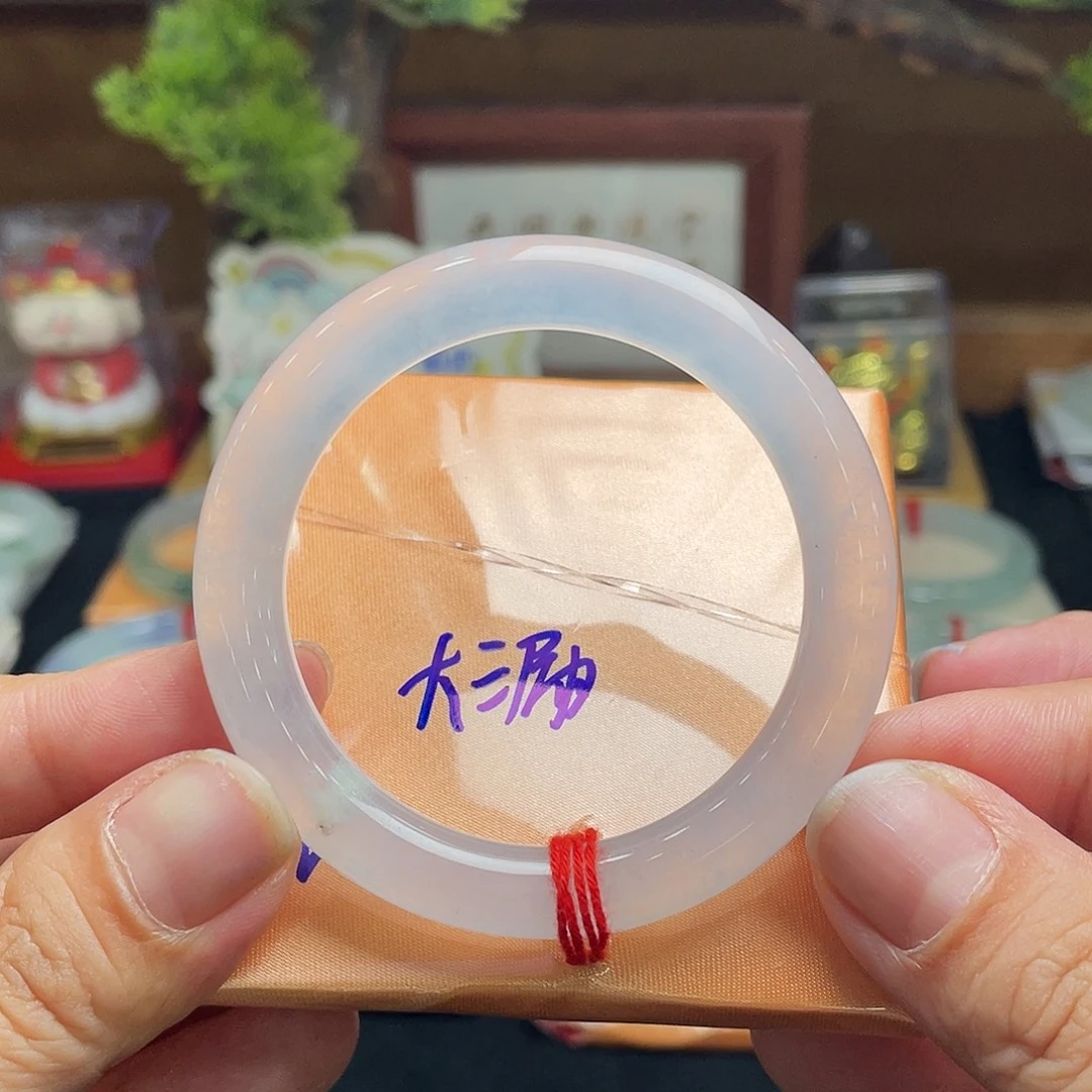 翡翠手镯未镶嵌50.5圆条微瑕捡漏