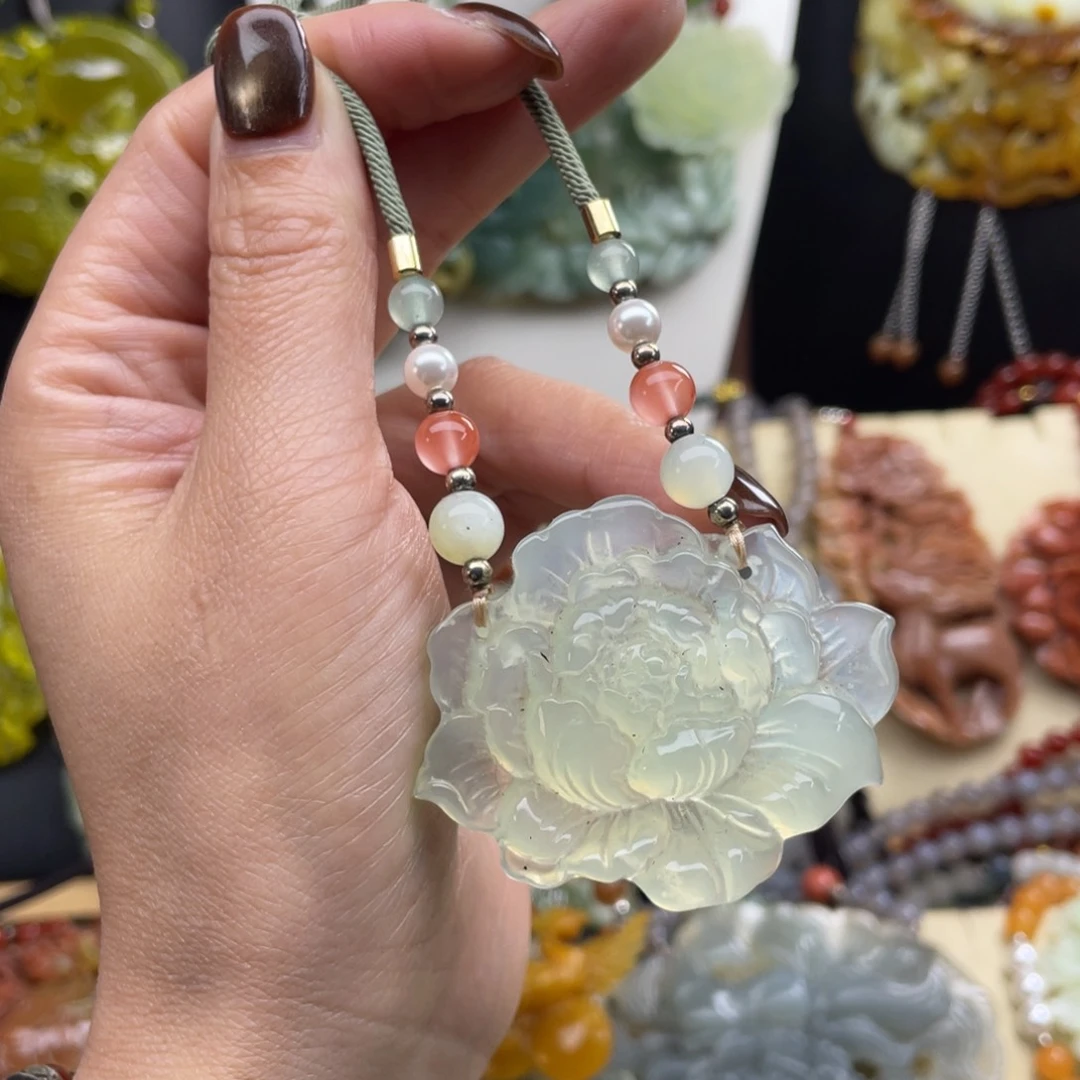 未镶嵌蛇纹石玉颈饰