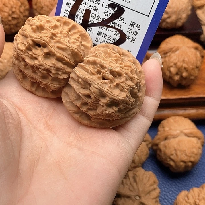 桃核吊坠多*白狮子头42