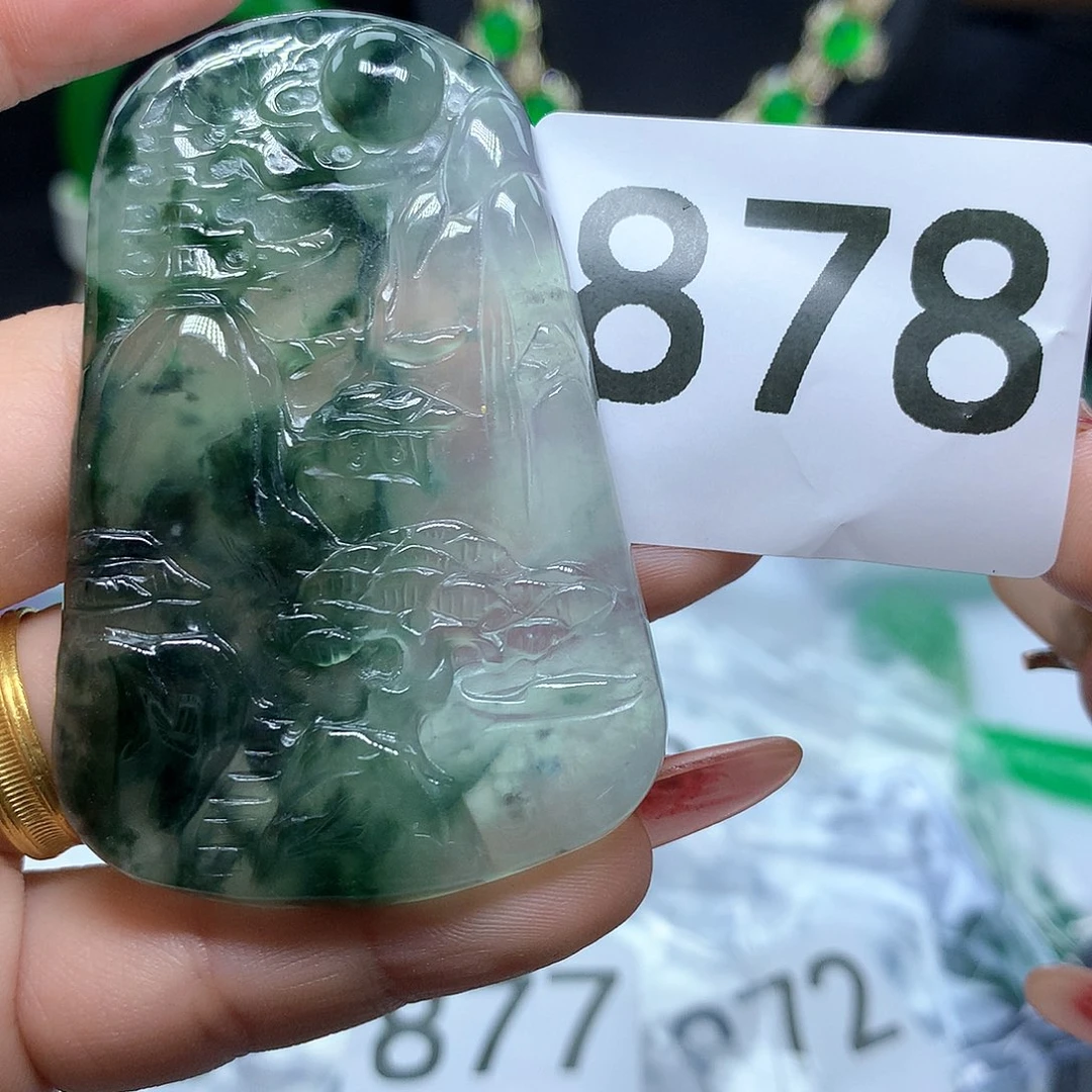 翡翠吊坠(赠链)未镶嵌