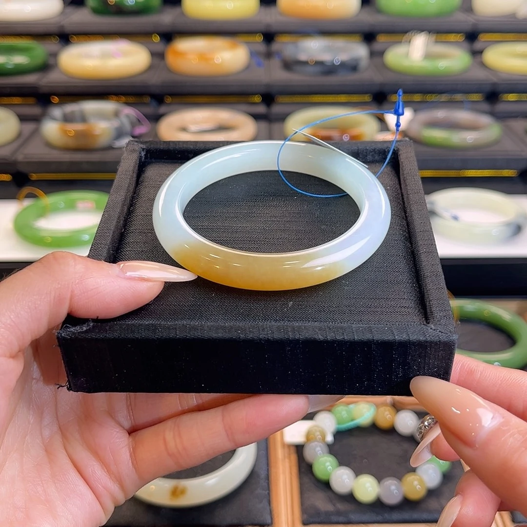 和田玉未镶嵌手镯54 55